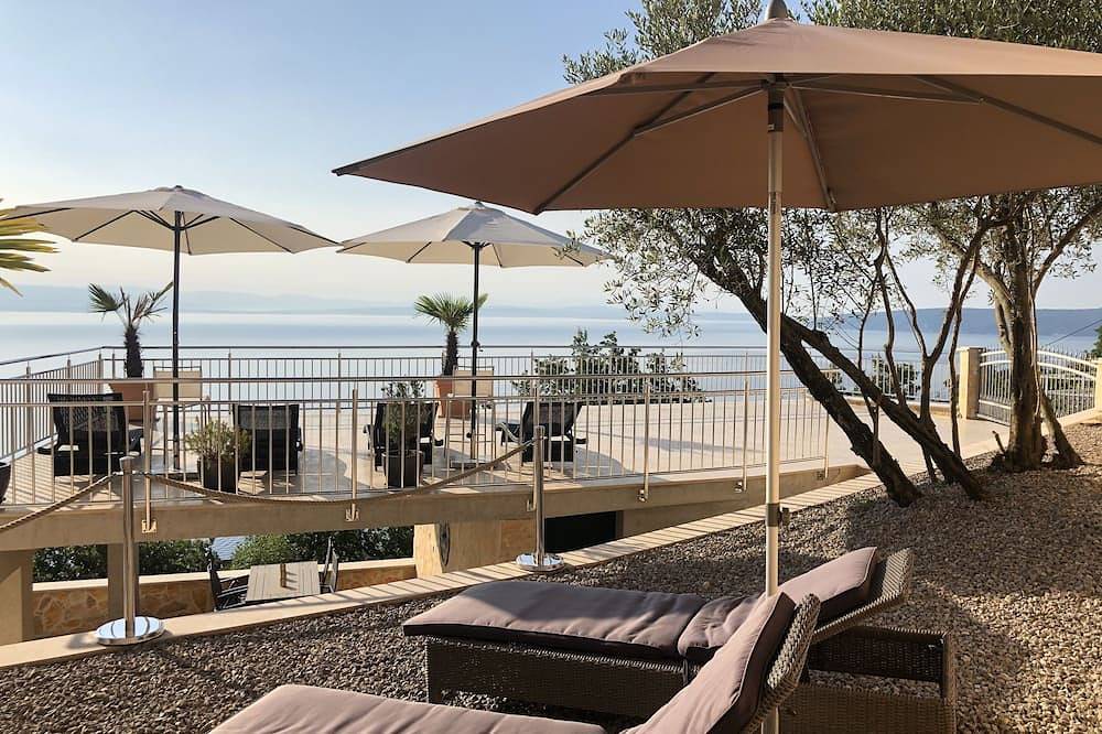 Ganze Wohnung, Einmalig Wohnung mit viel Platz im Aussenbereich und Pool in Medveja, Opatija Riviera
