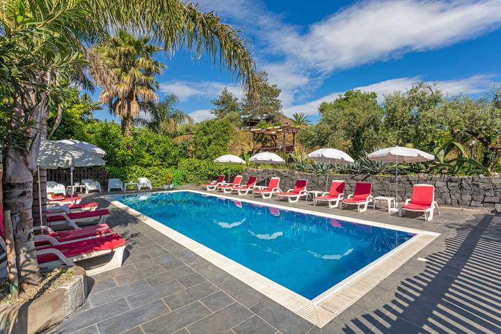 Appartement entier, Maison de vacances 'Cantina' avec vue sur la mer, Wi-Fi et climatisation in Piedimonte Etneo, Etna
