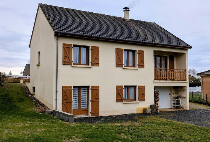 Gîte pour 6 personnes, avec jardin à Saint-Yrieix-la-Perche