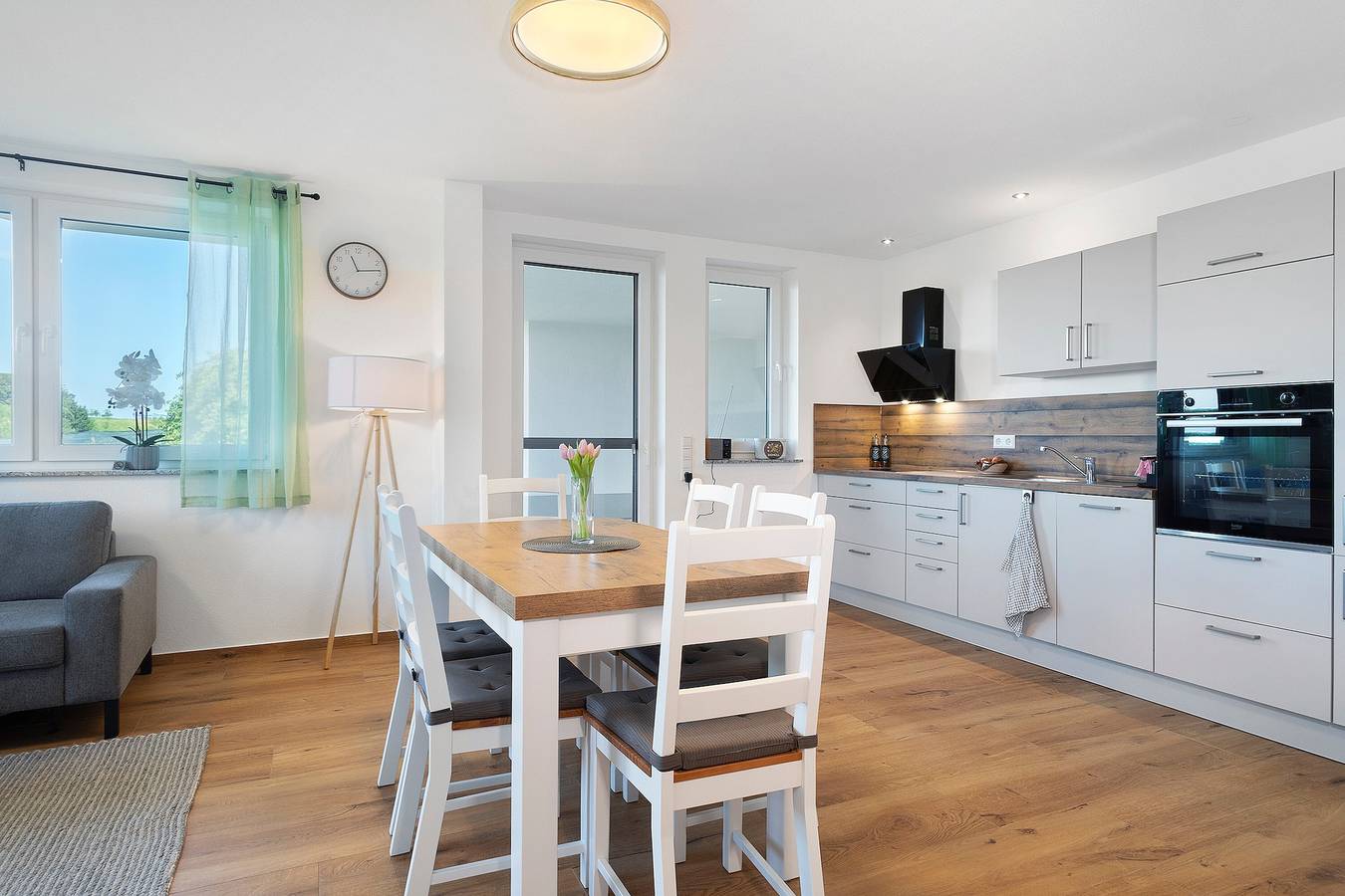 Apartamento entero, Apartamento 'Obstgarten' con vistas a la montaña, terraza privada y Wi-Fi in Tettnang, Region Bodensee-Oberschwaben
