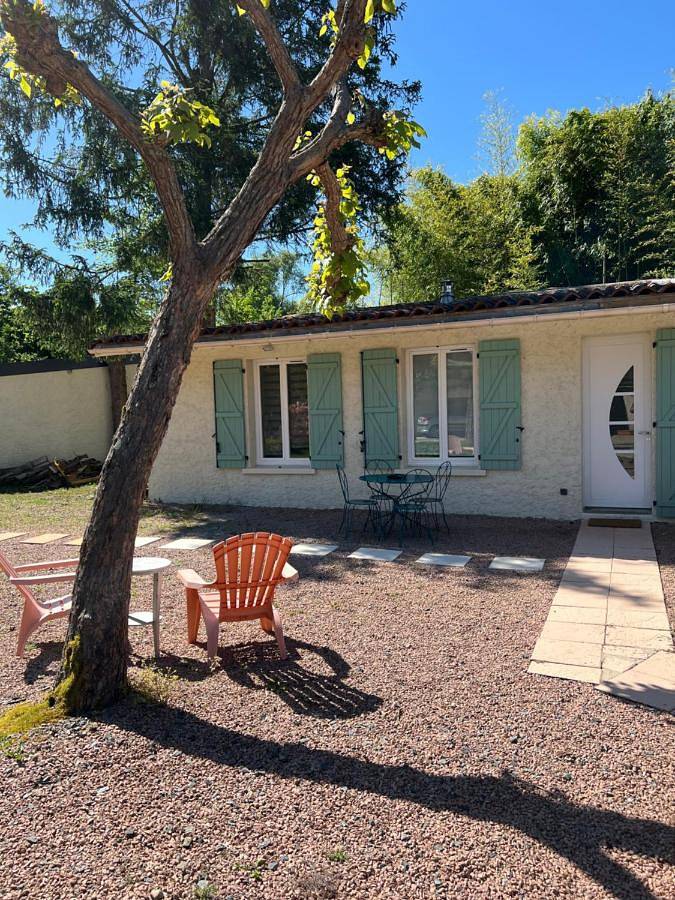 Location de vacances pour 4 personnes, avec vue ainsi que piscine et jardin à Bellerive-sur-Allier - 3