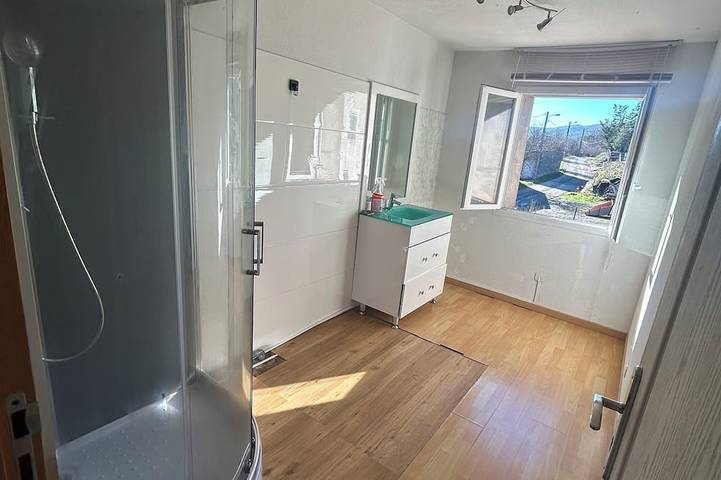 Location de vacances pour 6 personnes, avec terrasse, animaux acceptés à Laroque-de-Fa - 2