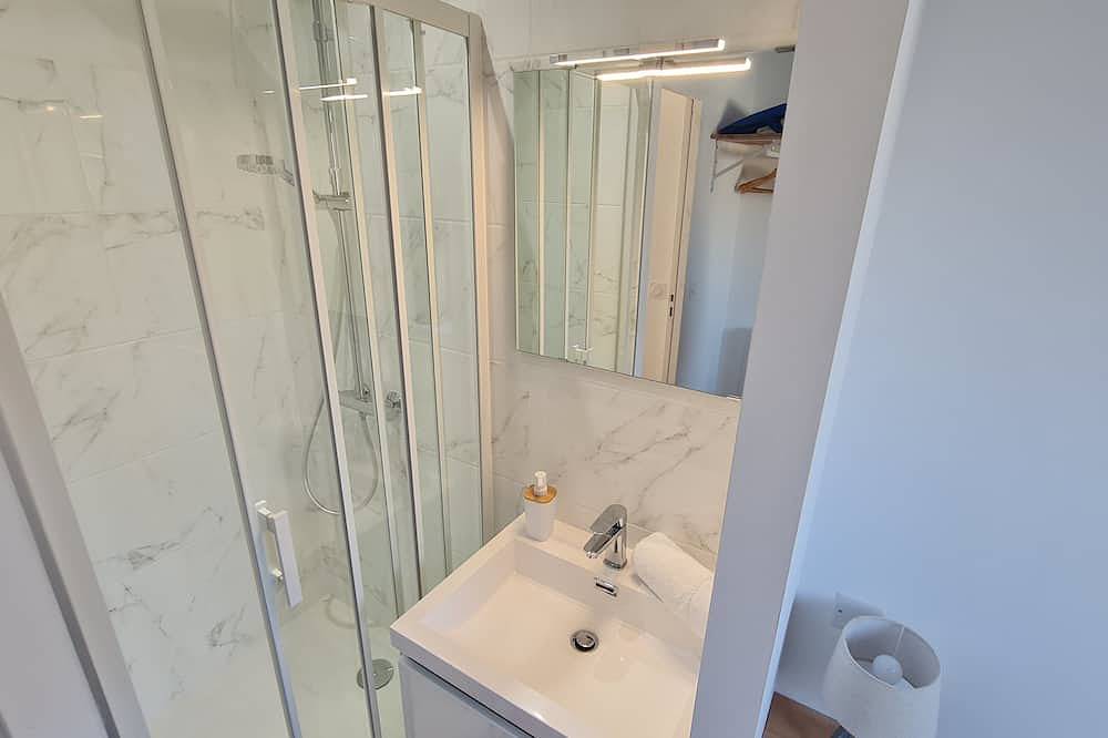 Entire apartment, Le Jaures 5 - T2 - Dernier Etage in Hennebont, Côte des Mégalithes