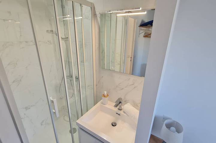 Ganze Wohnung, Le Jaures 5 - T2 - Dernier Etage in Hennebont, Côte des Mégalithes