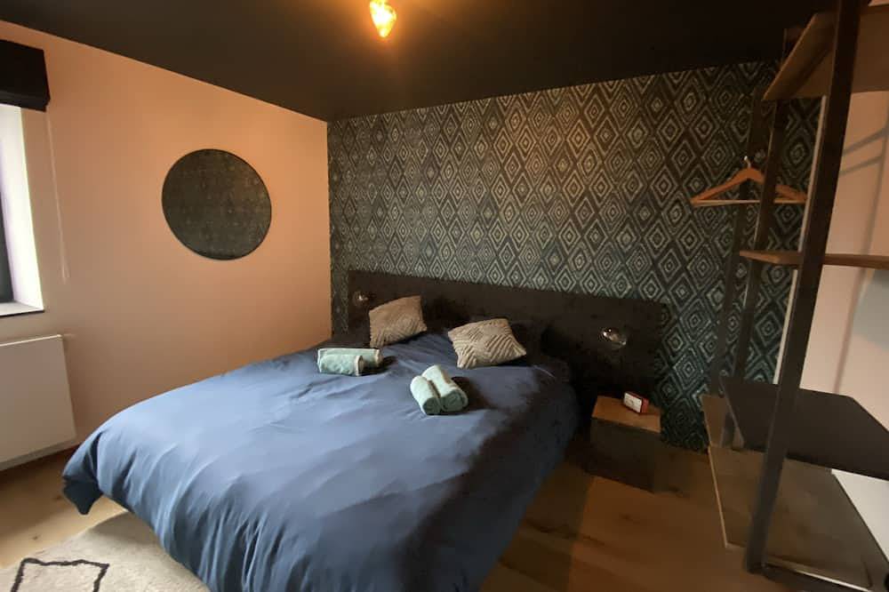 A village house combining design and vintage in Regio Namur