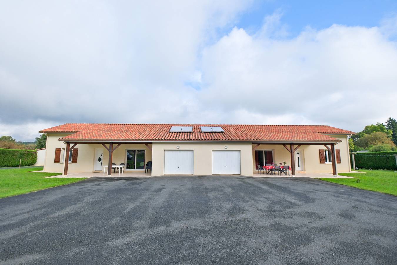 Maison de vacances 'L'Enclos Avec Piscine Et Clim' avec piscine partagée, Wi-Fi et climatisation in Savignac-les-Églises, Périgord Blanc