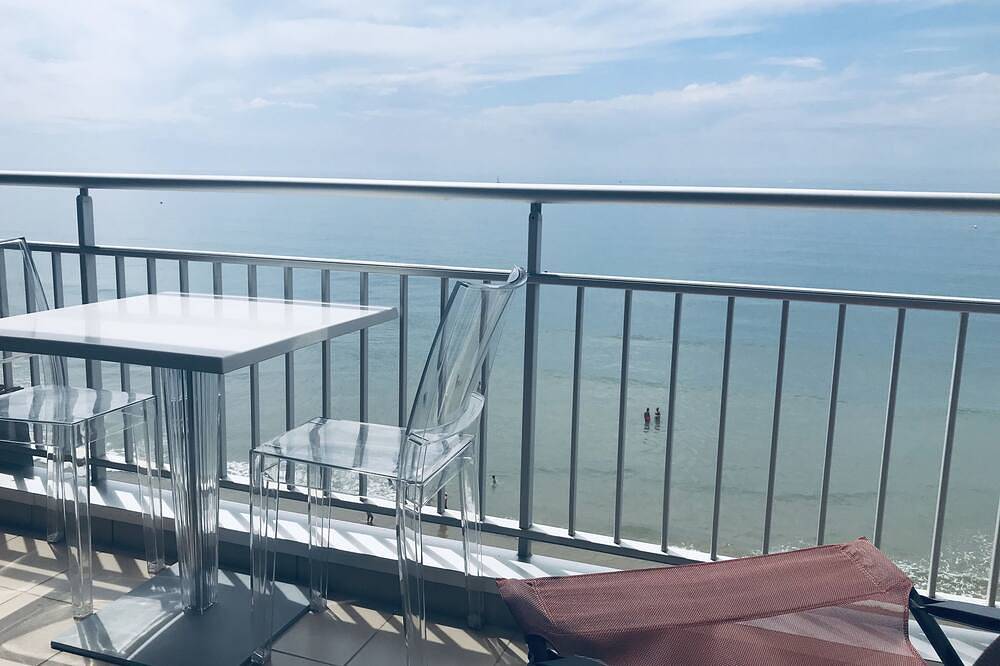 Appartement entier, Appartement les pieds dans l'eau à St Gilles Croix de Vie in Saint-Gilles-Croix-de-Vie, Vallée de la Loire