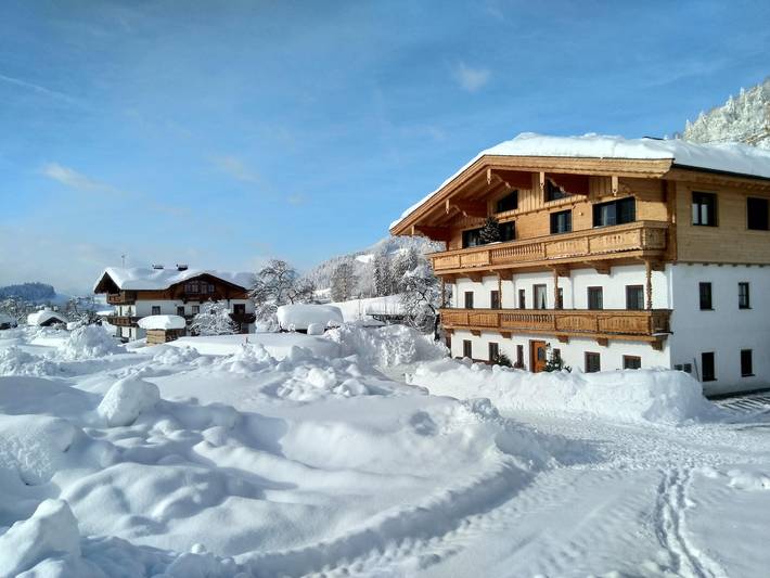 Ferienhaus für 4 Personen, mit Balkon und Terrasse sowie Garten und Ausblick am Kaiserwinkl - 2