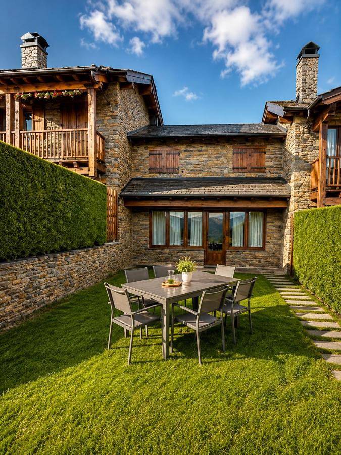 Casa rural para 6 personas, con Terraza además de Jardín y Vistas en Bellver de Cerdaña