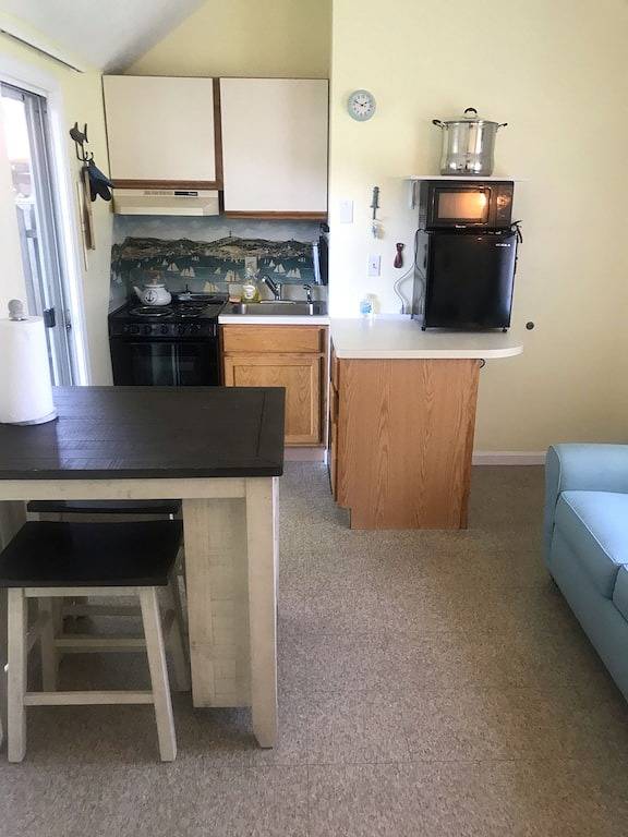 Ganze Wohnung, Cozy condo in downtown Harwich Port short walk to Bank Street Beach in Harwich Port, Harwich