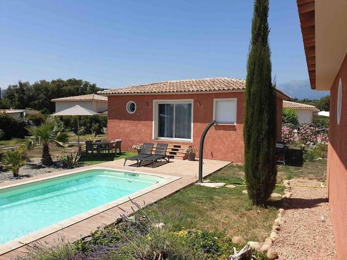 Location de vacances pour 4 personnes, avec jardin ainsi que vue et piscine à Prunelli-di-Fiumorbo - 3