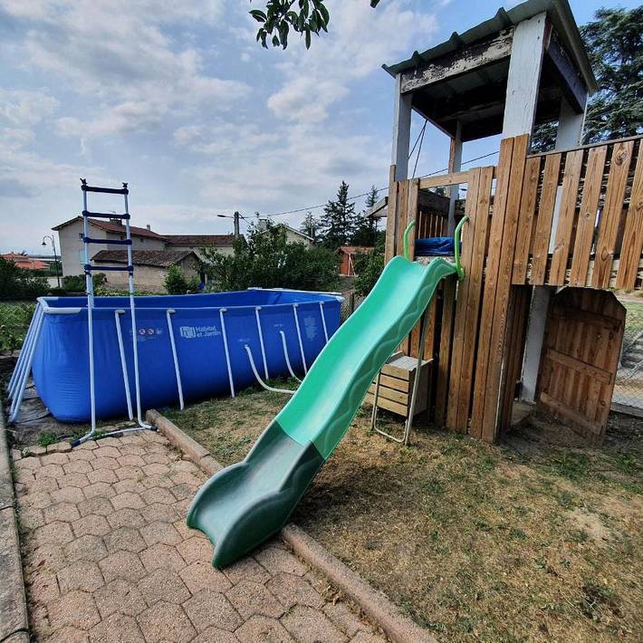 Location de vacances pour 10 personnes, avec piscine et jardin à Saint-Galmier - 3