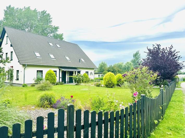 Strandhaus für 3 Personen, mit Terrasse und Garten, kinderfreundlich in Lobbe