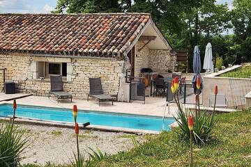 Gîte pour 6 personnes, avec terrasse à Labastide-Marnhac