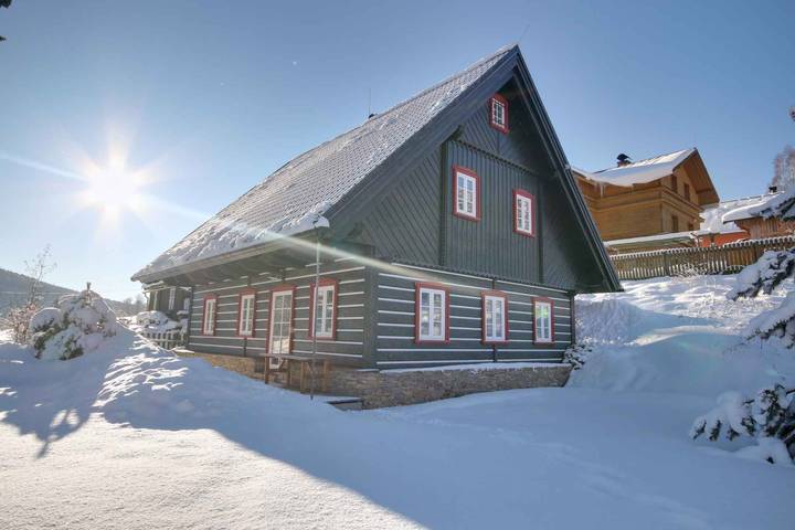 Ferienhaus für 14 Personen, mit Sauna und Garten am Riesengebirge