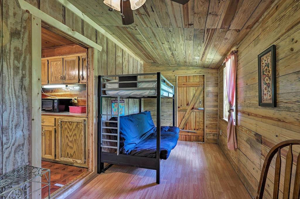 Lake House for 7 Guests in Mississippi, USA