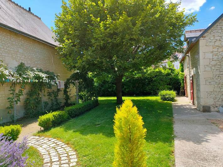 Location de vacances pour 10 personnes, avec piscine ainsi que vue et jardin, animaux acceptés à Sainte-Maure-de-Touraine - 4