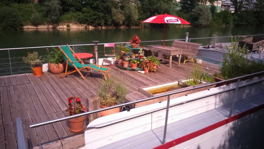 Péniche pour 8 personnes, avec terrasse en Bourgogne-Franche-Comté - 2