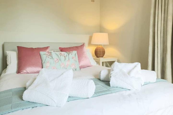 Beautiful villa in gated Domaine in French Riviera, stunning views, heated pool in Biot, Côte méditerranéenne (France)