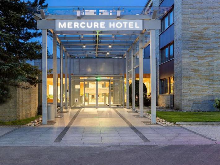Hôtel pour 2 personnes, avec sauna et bassin pour enfant ainsi que piscine et jardin