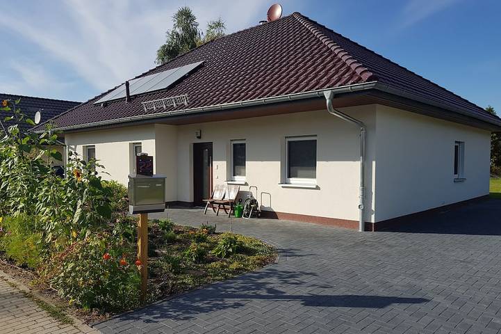 Bungalow für 6 Personen, mit Terrasse und Garten