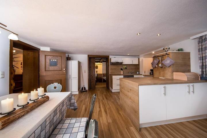 Ferienwohnung für 8 Personen, mit Ausblick in Nesselwängle