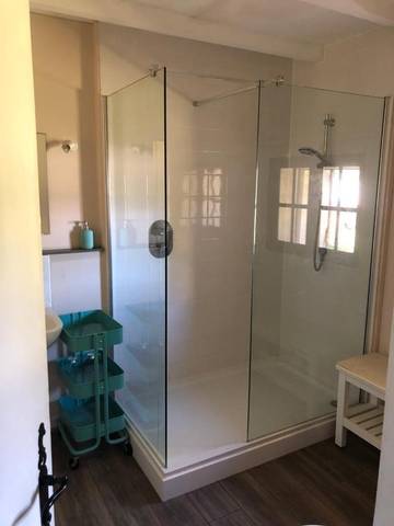 Gîte pour 13 personnes, avec piscine ainsi que vue et terrasse, adapté aux familles à Montcaret