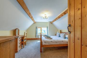 Cottage for 10 People in Mid-Wales, Powys, Photo 1