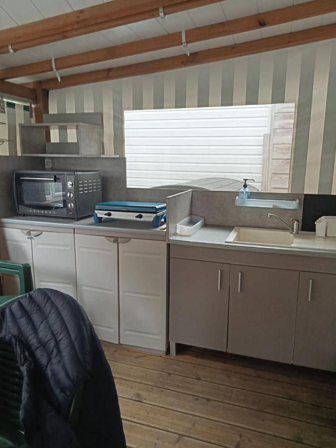 Camping pour 6 personnes, avec terrasse et piscine, animaux acceptés à Saint-Georges-de-Didonne - 4