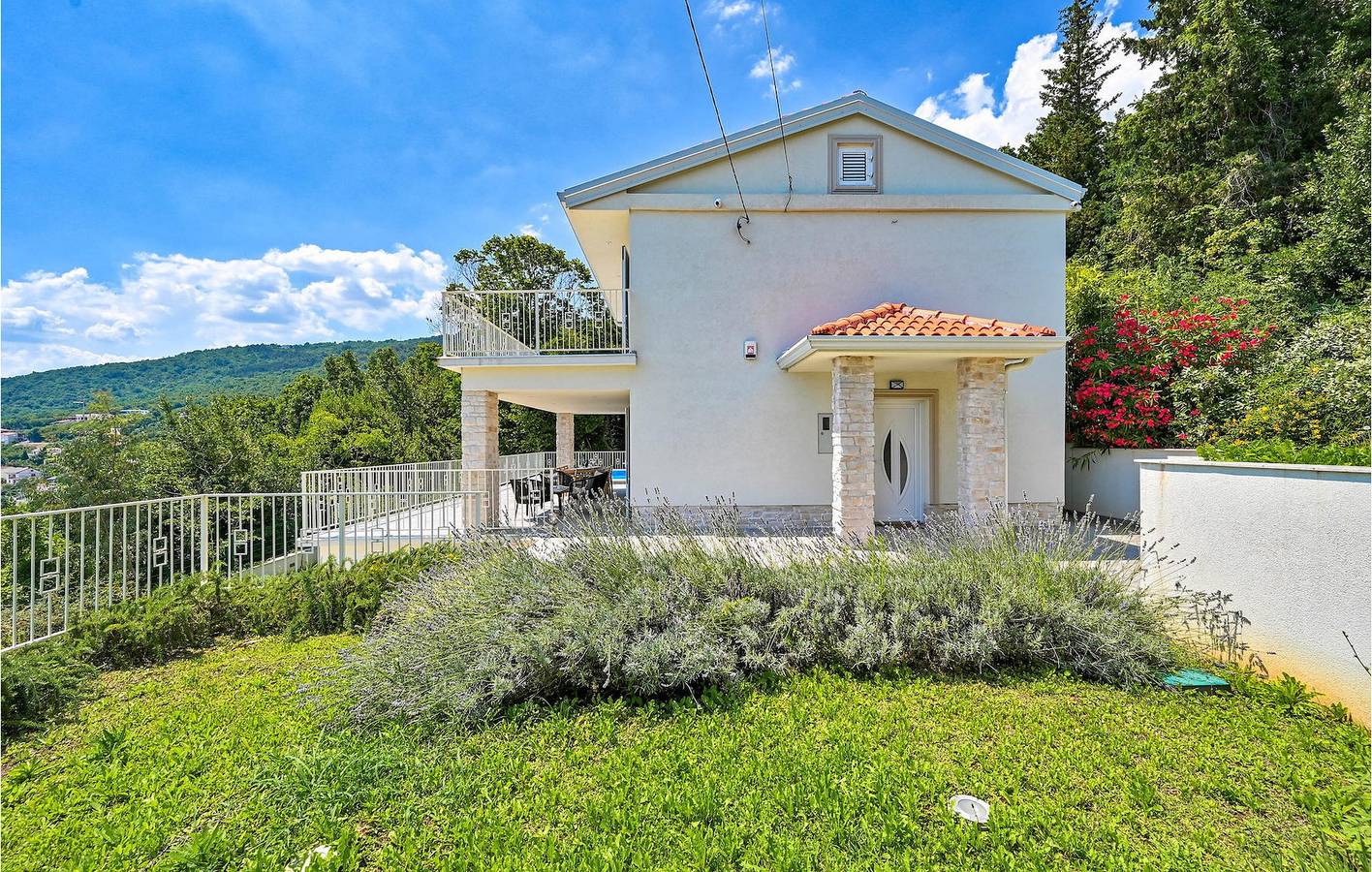 Spacious 150m² Apartment with Pool near Dog Beach in Opatija Riviera