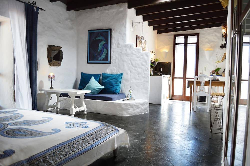 Apartamento entero, \"La Finca creativa\" vacaciones finca única con \"sentirse bien\" atmósfera. in Uga, Yaiza