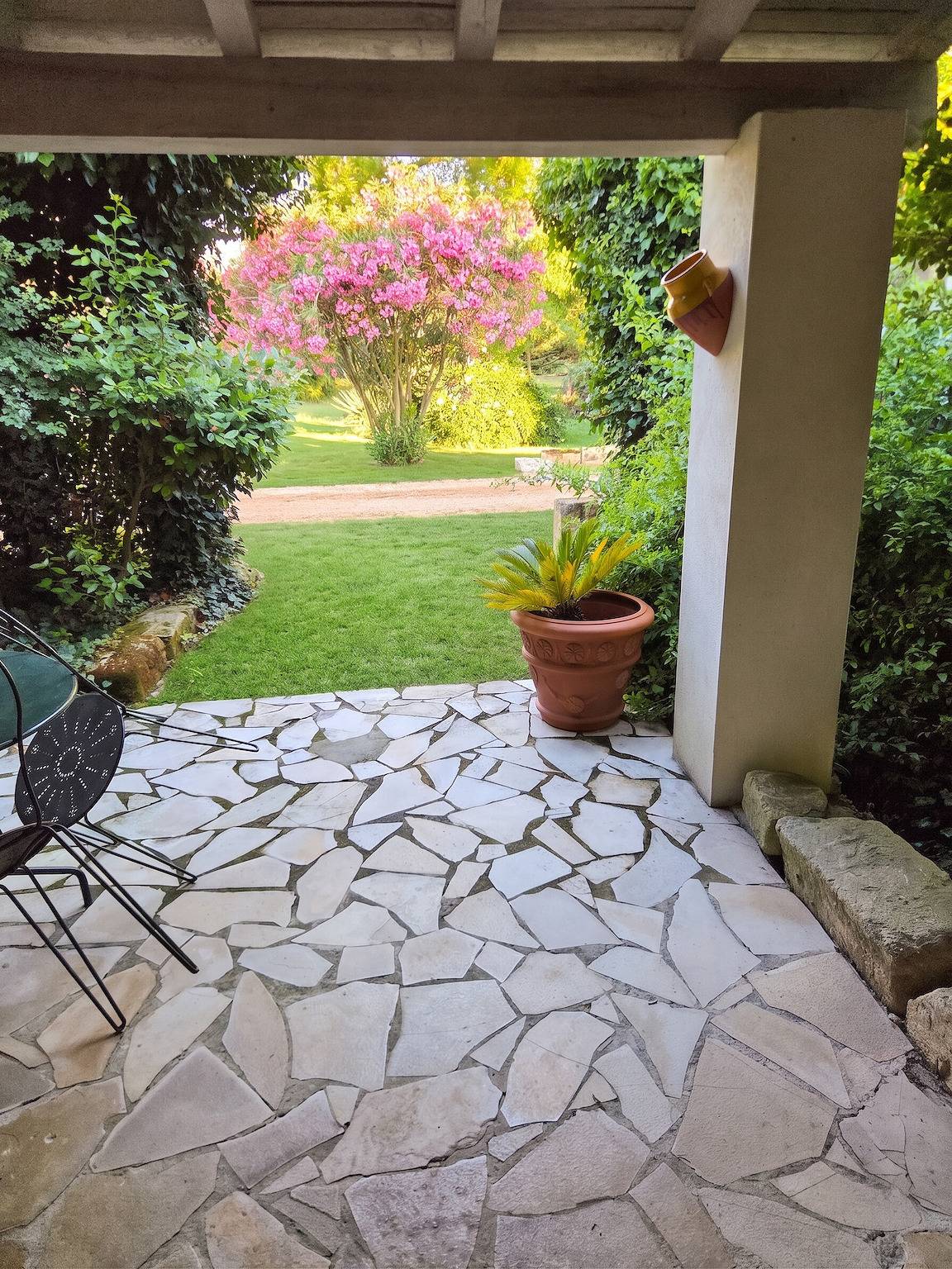Ganze Wohnung, Familienwohnung in Arles mit Garten und Pool in Albaron, Arles