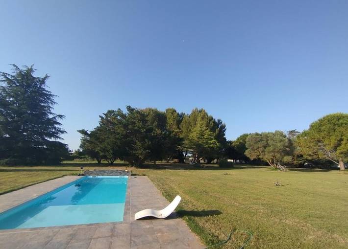 Villa for 6 people, with terrace and garden as well as pool and hot tub - 1