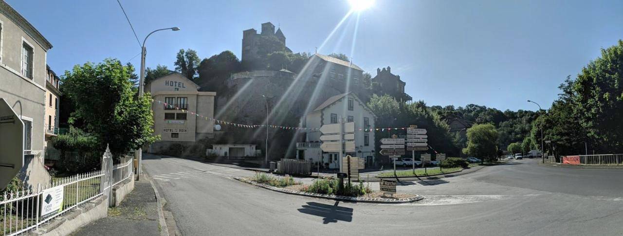 Logis Hôtel de la Paix in Saint-Nectaire, Parc naturel régional des Volcans d'Auvergne
