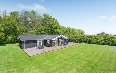 Ferienhaus für 10 Personen, mit Whirlpool und Garten sowie Terrasse und Sauna in Mommark