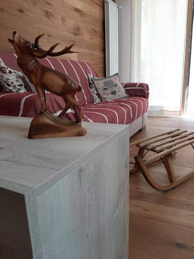 Baita per 4 persone, con balcone e panorama in Val Camonica