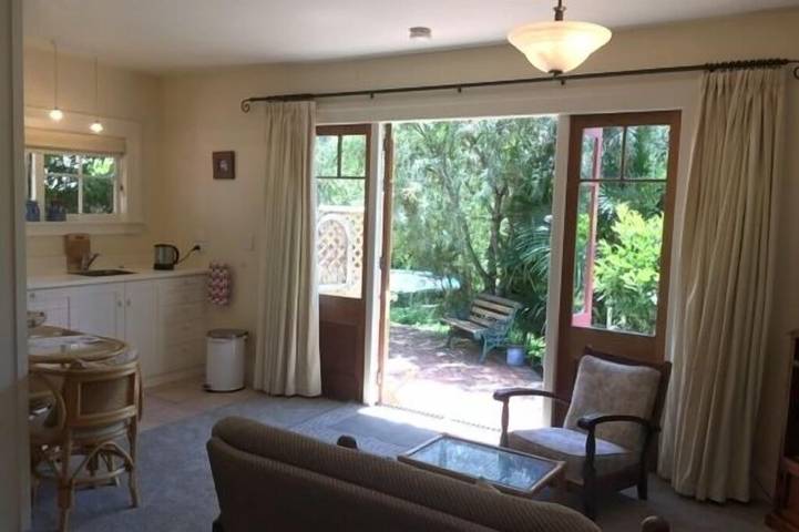 Guesthouse for 2 people, with garden in Nelson (New Zealand)