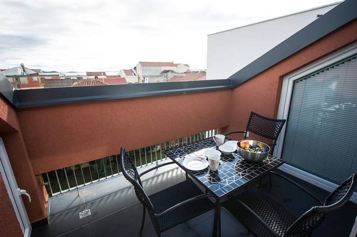 Studio für 2 Personen, mit Garten und Balkon in Pakostane - 4