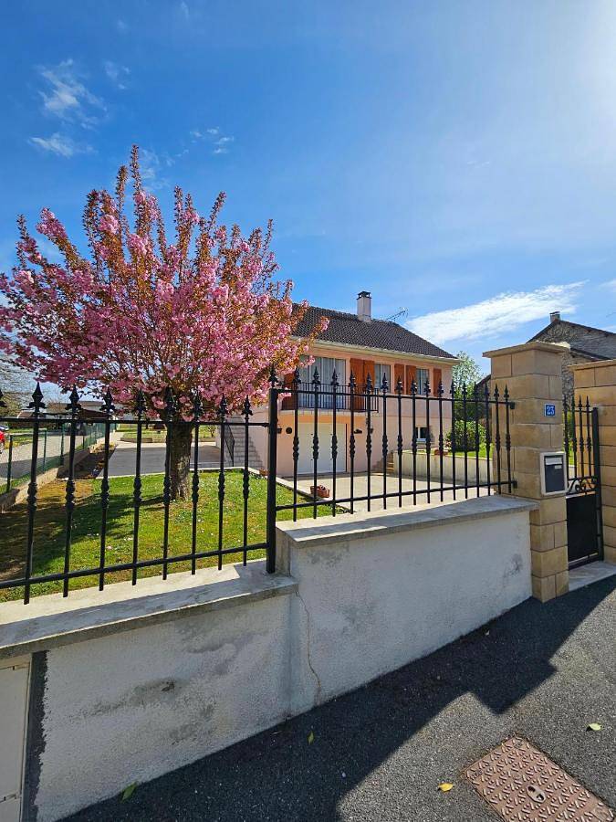 Location de vacances pour 6 personnes, avec balcon dans Rachecourt-sur-Marne