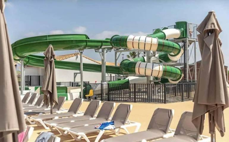 Camping pour 6 personnes, avec piscine et terrasse, animaux acceptés dans Plage de l'Espiguette - 3