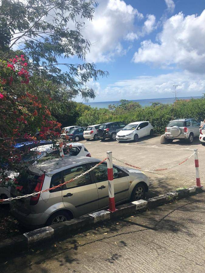 Gîte pour 2 personnes, avec jardin et piscine dans Anse Caritan - 3