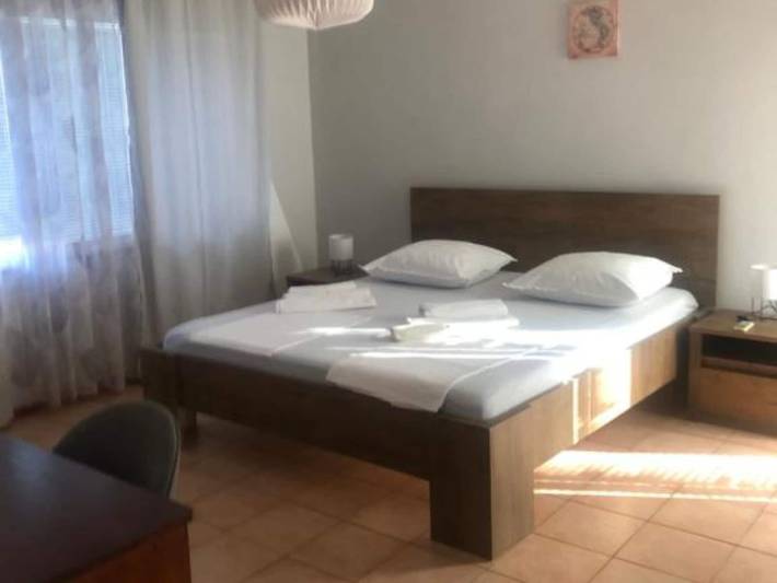 Ferienwohnung für 2 Personen, mit Balkon und Garten auf Murter