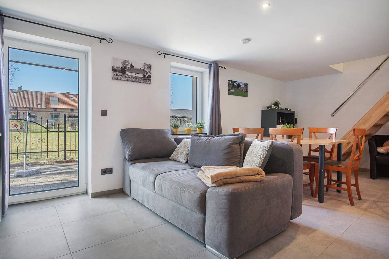 Ganze Wohnung, Ferienwohnung '2' mit privater Terrasse, privatem Garten und Wi-Fi in Schmatzin, Vorpommern Greifswald