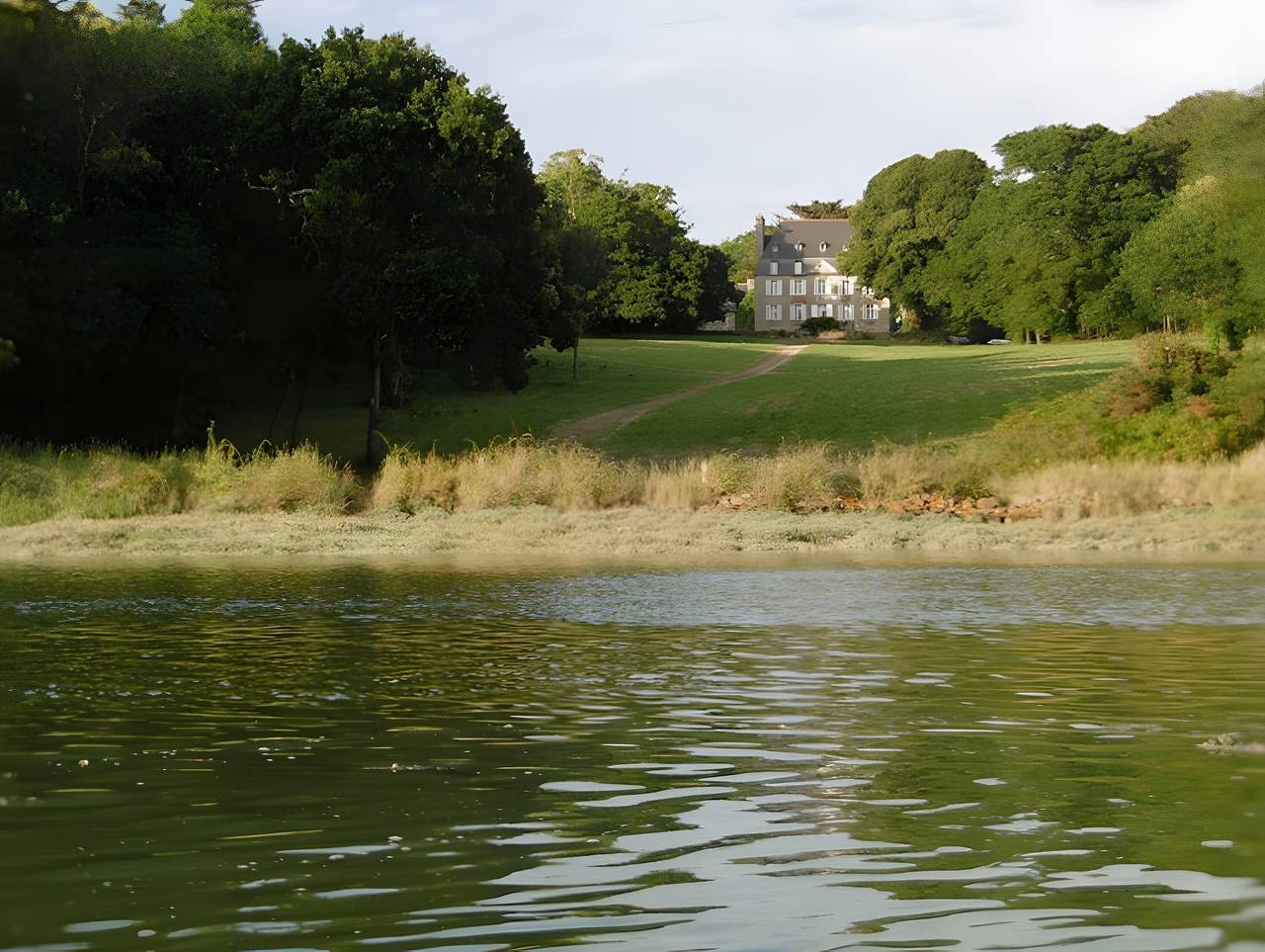 Maison de vacances « La Bergerie » avec jardin privé et Wi-Fi in Trédarzec, Côte de Granit Rose