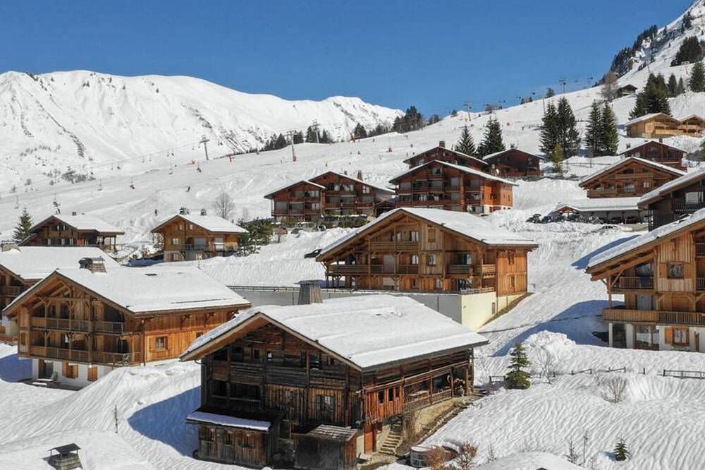Apartamento entero, Refuge F5: ¡Bonito apartamento cerca de pistas! in Le Grand-Bornand, Región de Annecy