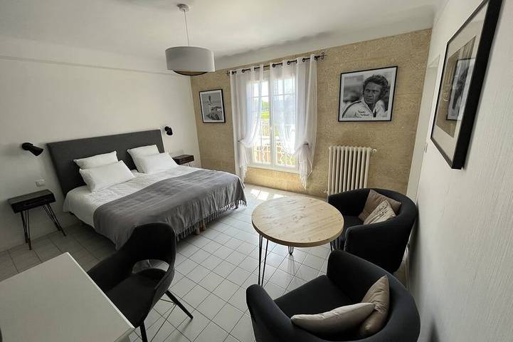 Chambre d’hôtes Steve Mcqueen, 2 personnes, à 2 pas d'Uzès. in Saint-Quentin-la-Poterie, Région de Nîmes