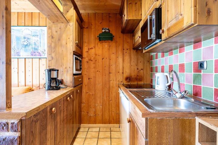 Ganze Wohnung, Ferienwohnung 'Roméo' mit Bergblick, privater Terrasse und Gemeinschaftsgarten in Champagny-en-Vanoise, Vanoise-Massiv