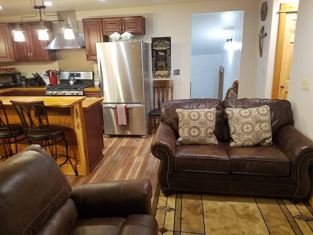 Love Shack Cabin Mieten. Das Hotel liegt in Coffman Cove auf Prince of Wales Island. in Prince of Wales-Hyder