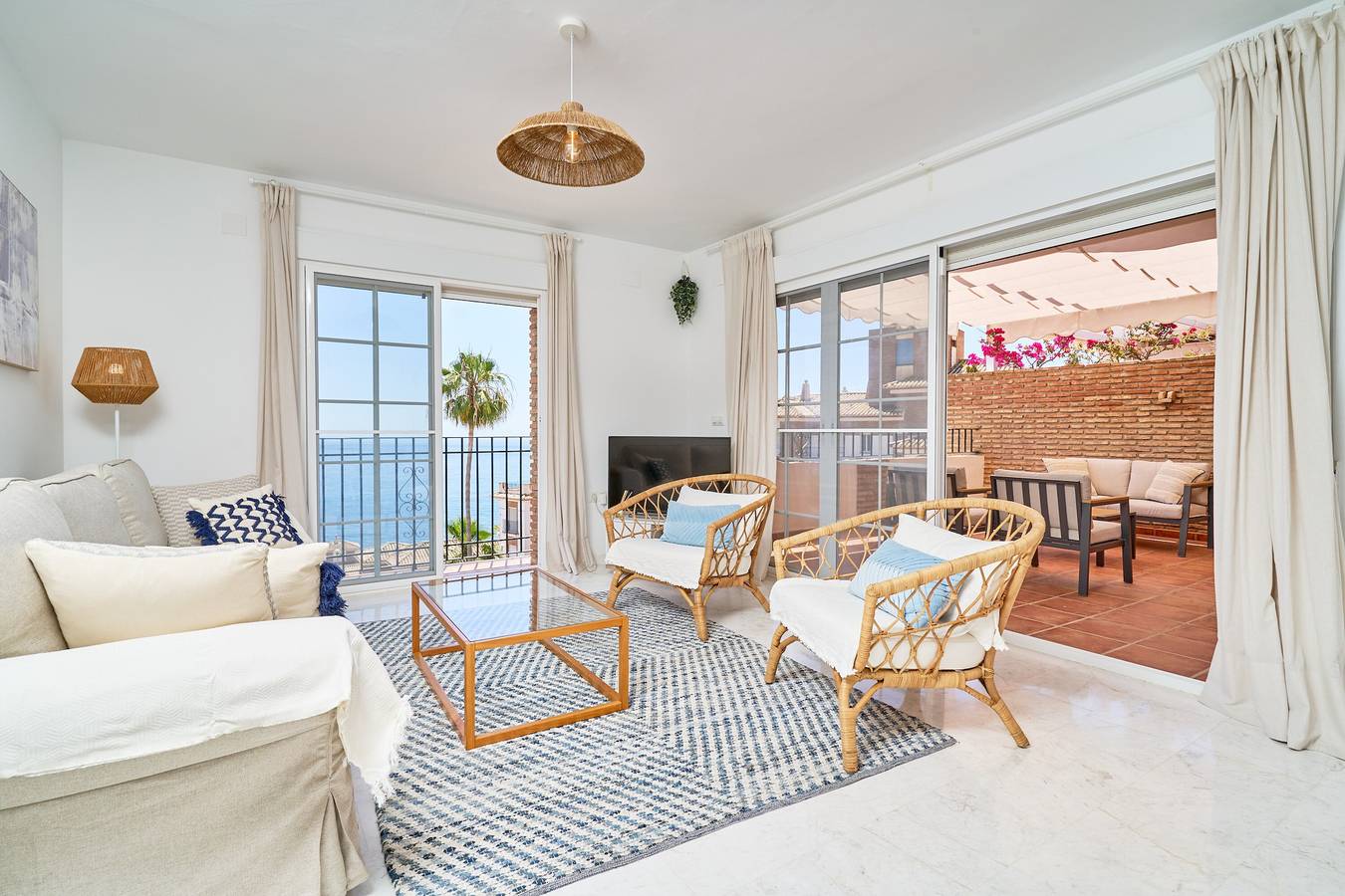 Appartement entier, Appartement 'Balcón Del Mar' avec vue sur la mer, Wi-Fi et climatisation in La Herradura, Almuñecar