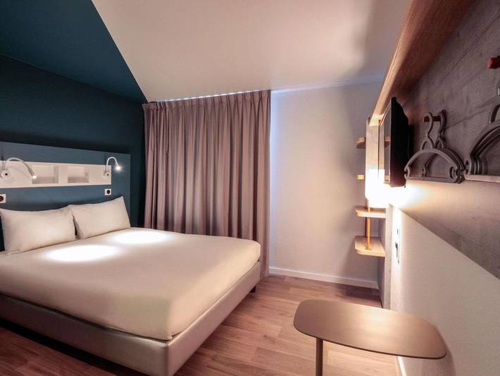 Hôtel pour 3 personnes, avec vue et jardin, animaux acceptés à Châteaubernard - 4